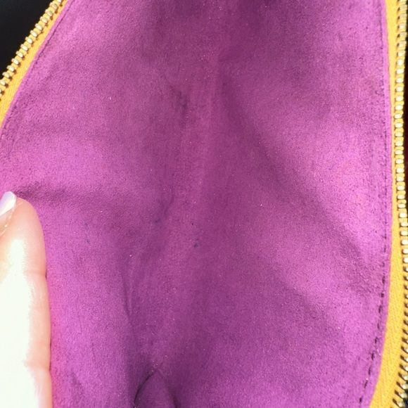 Louis Vuitton Epi Leather Pouchette - Picture 16 of 17